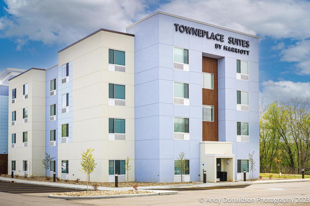 Towneplace Suites By Marriott New Philadelphia Exterior photo