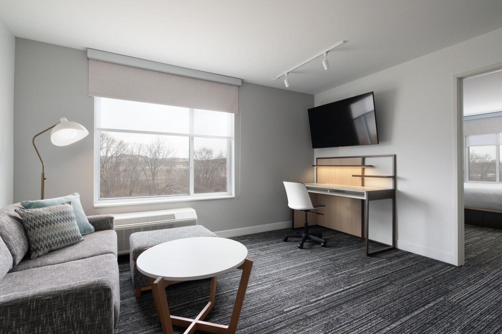 Towneplace Suites By Marriott New Philadelphia Exterior photo